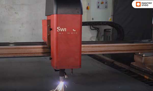 MSprojekt's Swift-Cut Pro 3000 CNC plasma cutting machine, paired with the Hypertherm Powermax105 plasma source and SigmaNEST CAD/CAM software.