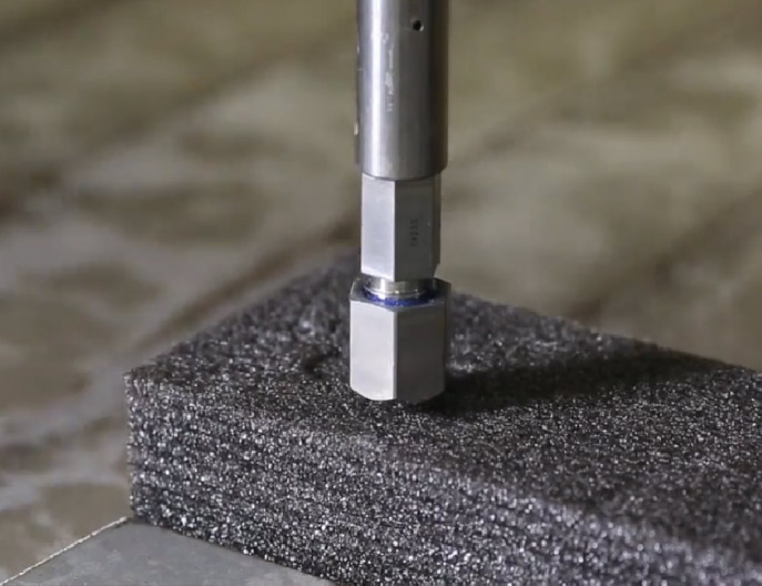 Swift-Jet Pro CNC waterjet cutting table cutting 50mm Foam