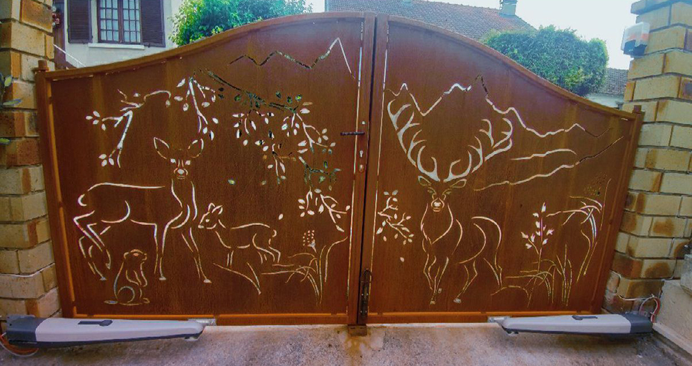 IJA Ferronnerie ornate gates made from cut metal design. cut out on a Swift-Cut Pro 3000 CNC plasma cutting machine